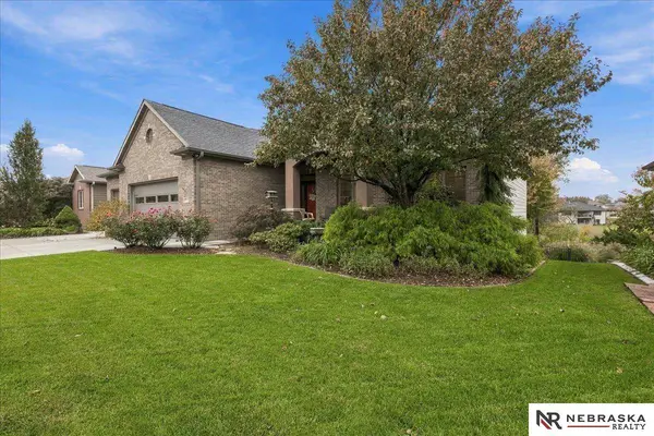 9163 Wishing Well DR, Lincoln, NE 68516
