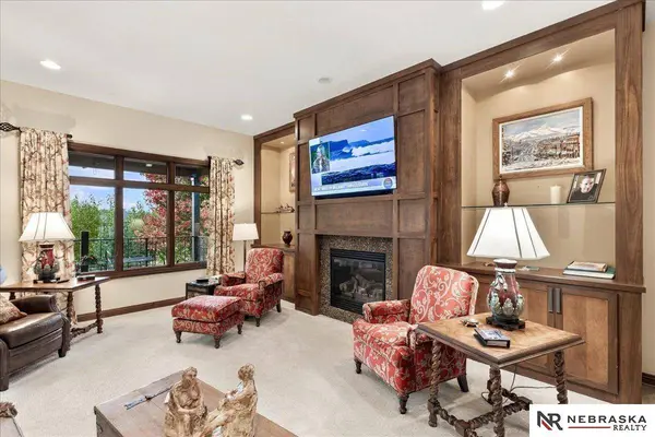 9163 Wishing Well DR, Lincoln, NE 68516