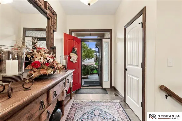 9163 Wishing Well DR, Lincoln, NE 68516