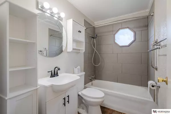 6638 Decatur Street, Omaha, NE 68104