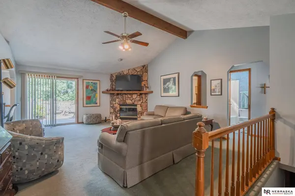 13582 Berry Circle, Omaha, NE 68137