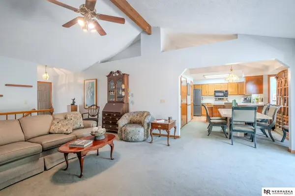 13582 Berry Circle, Omaha, NE 68137