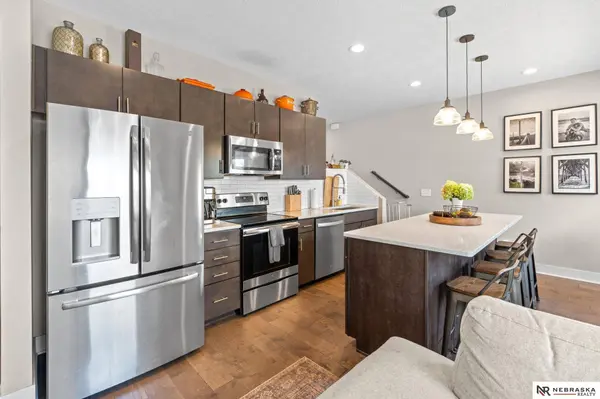 3105 Mayberry Plaza, Omaha, NE 68105