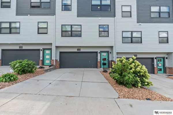 3105 Mayberry Plaza, Omaha, NE 68105