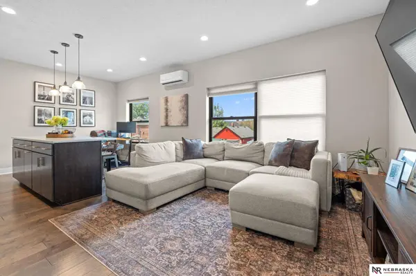 3105 Mayberry Plaza, Omaha, NE 68105