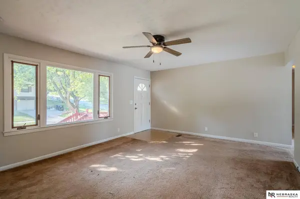 4929 N 95th Circle, Omaha, NE 68134