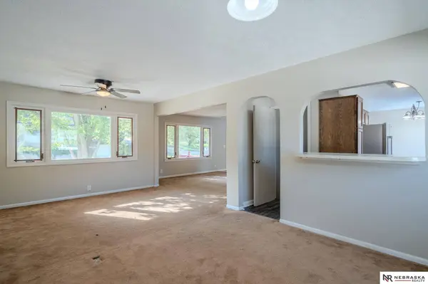 4929 N 95th Circle, Omaha, NE 68134