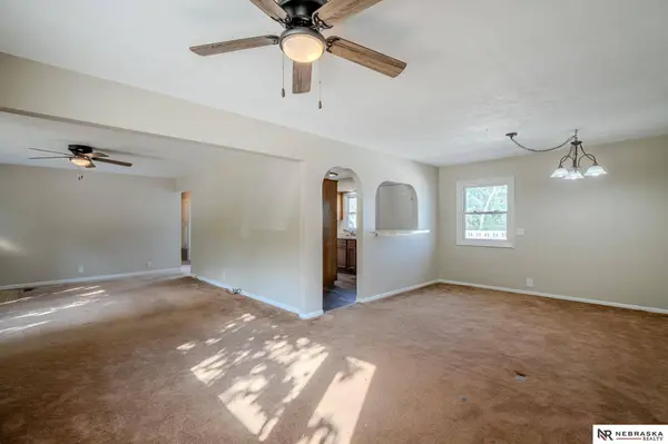 4929 N 95th Circle, Omaha, NE 68134