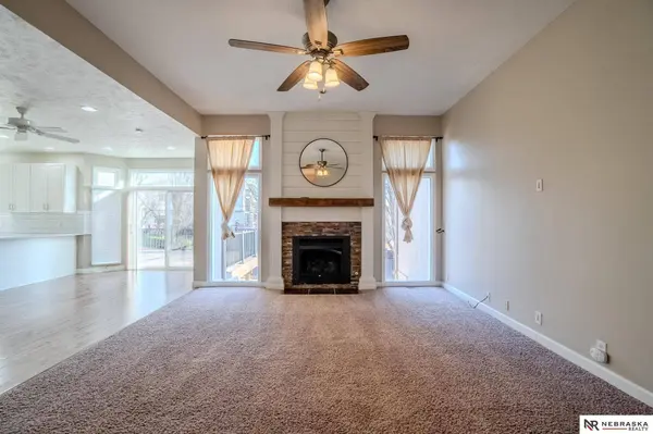 16501 Yort Avenue, Omaha, NE 68116