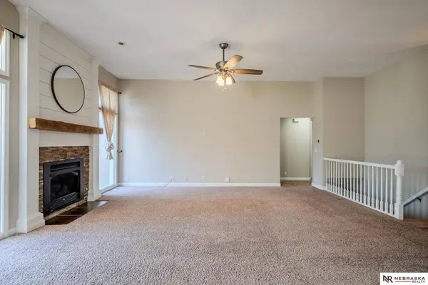 16501 Yort Avenue, Omaha, NE 68116