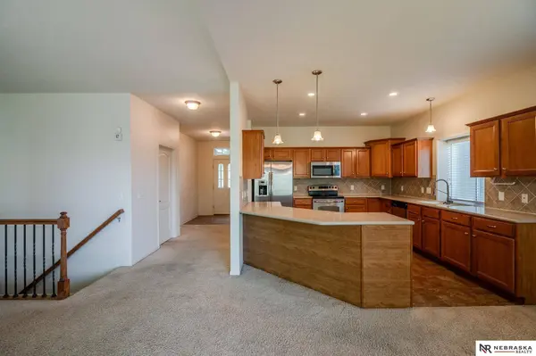 13707 S 14th ST, Bellevue, NE 68123
