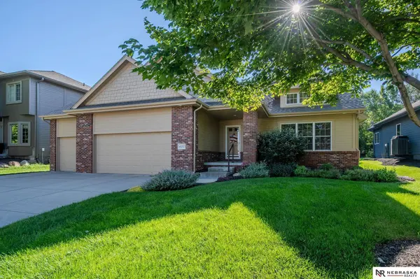 625 S 196th AVE, Elkhorn, NE 68022