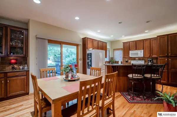 625 S 196th AVE, Elkhorn, NE 68022