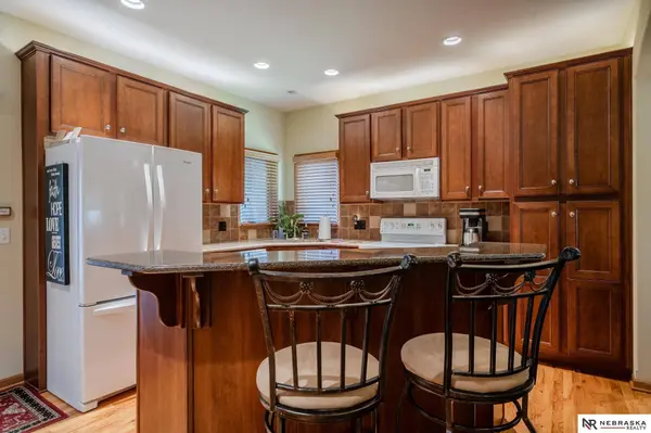 625 S 196th AVE, Elkhorn, NE 68022