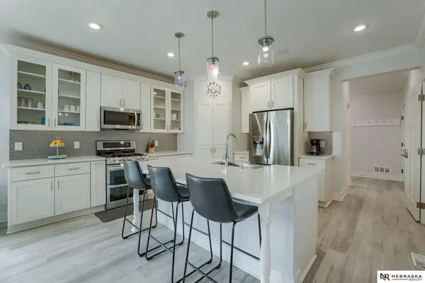 10213 N 152nd AVE, Bennington, NE 68007