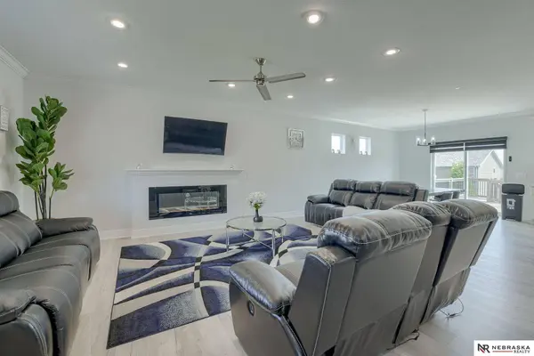 10213 N 152nd AVE, Bennington, NE 68007