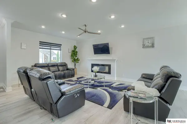 10213 N 152nd AVE, Bennington, NE 68007