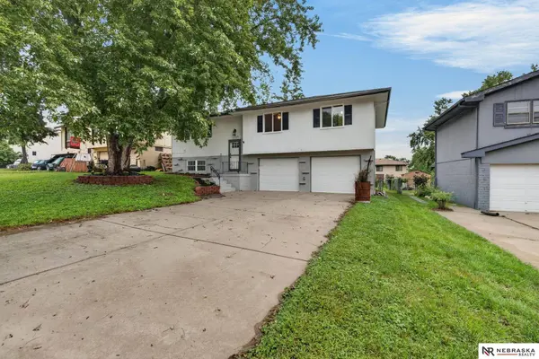15117 Adams ST, Omaha, NE 68137