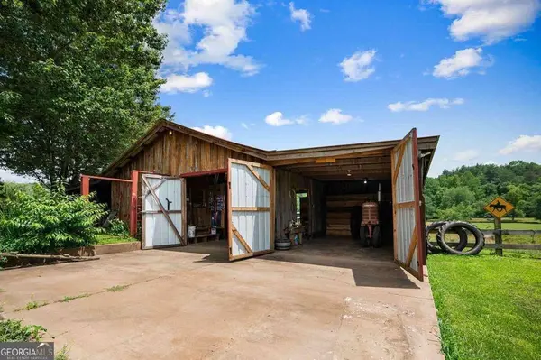 332 Night Ln, Epworth, GA 30541-3007