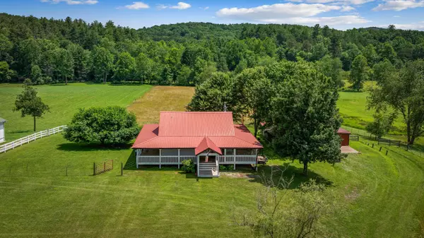 332 Night Ln, Epworth, GA 30541-3007