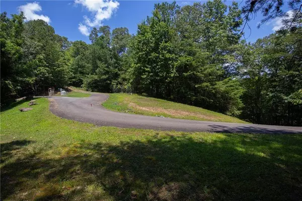 103R Mountain Creek Hollow DR, Talking Rock, GA 30175