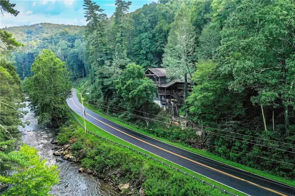 7022 Aska RD, Blue Ridge, GA 30513