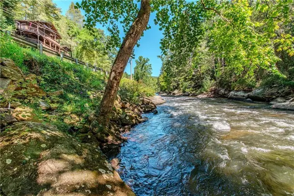 7022 Aska RD, Blue Ridge, GA 30513