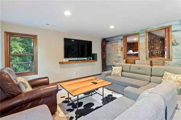 7022 Aska RD, Blue Ridge, GA 30513