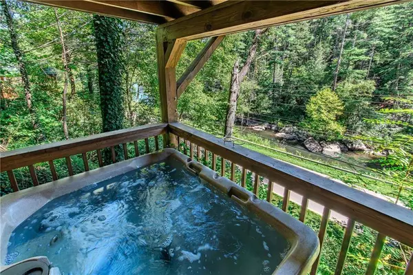 7022 Aska RD, Blue Ridge, GA 30513