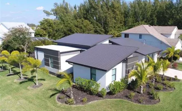 3823 SW 3rd ST, Cape Coral, FL 33991