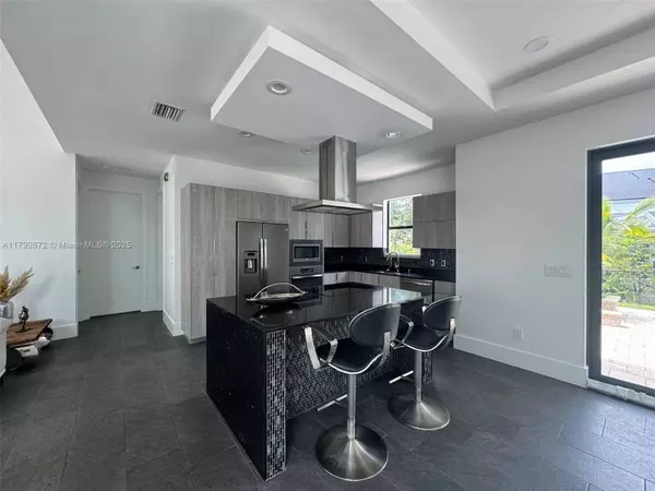 3823 SW 3rd ST, Cape Coral, FL 33991