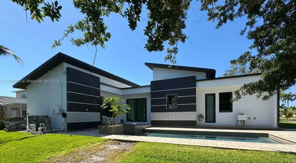 3823 SW 3rd ST, Cape Coral, FL 33991