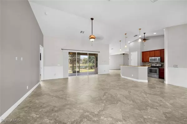 3326 SW 8TH ST, Cape Coral, FL 33991