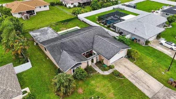 320 SE 17TH PL, Cape Coral, FL 33990