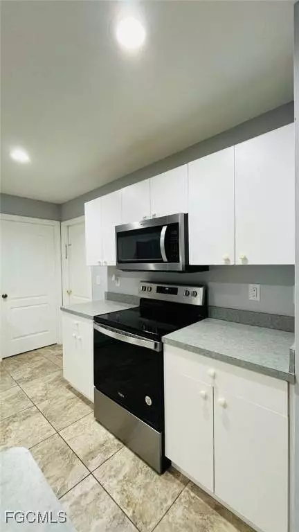 2241 NW 5th TER, Cape Coral, FL 33993