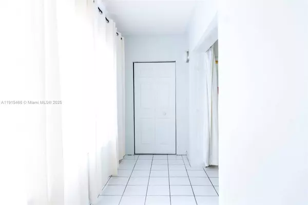 122 NE 204th St #3, Miami Gardens, FL 33179