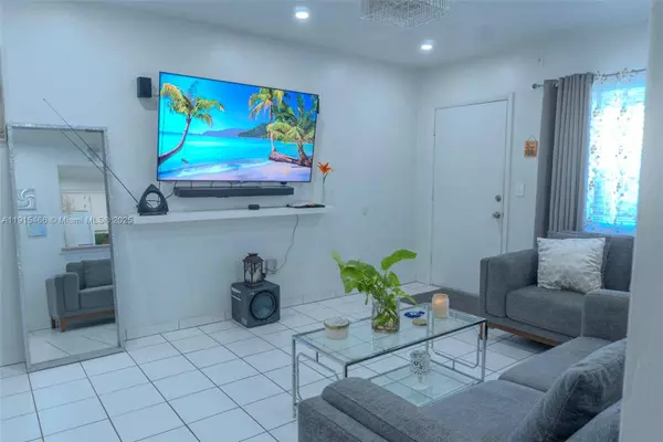 122 NE 204th St #3, Miami Gardens, FL 33179