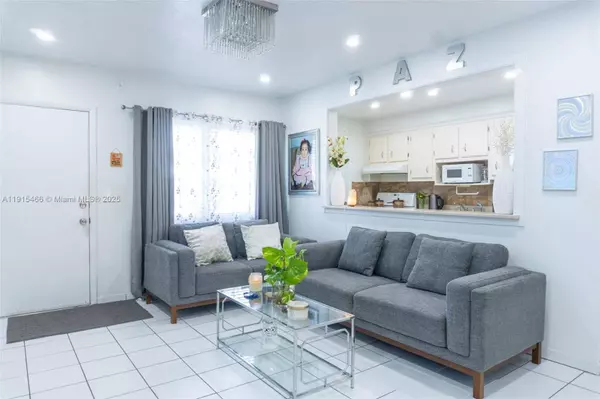 122 NE 204th St #3, Miami Gardens, FL 33179