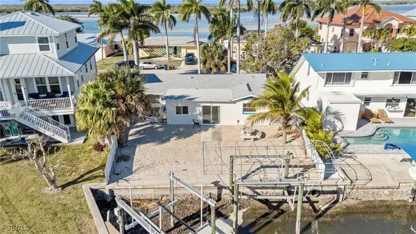 11828 Island AVE, Matlacha, FL 33993