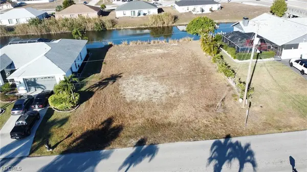 8 SE 8th PL, Cape Coral, FL 33990