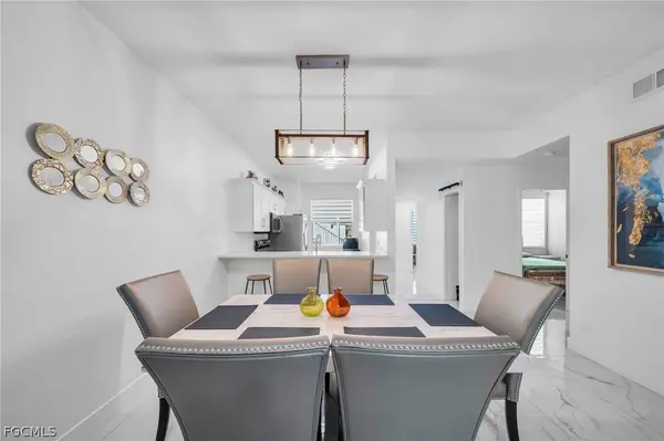 1024 Mainsail DR #512, Naples, FL 34114