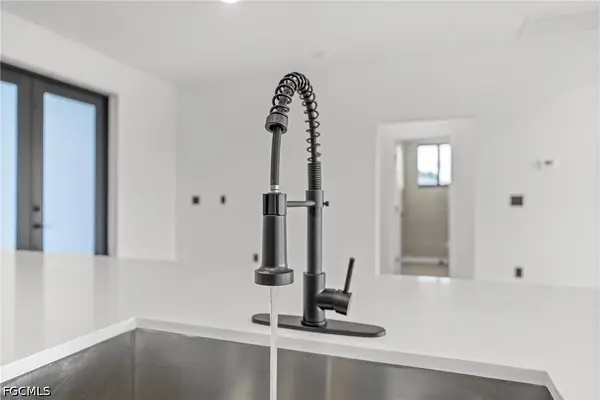 8033 Oakleaf CIR, Labelle, FL 33935