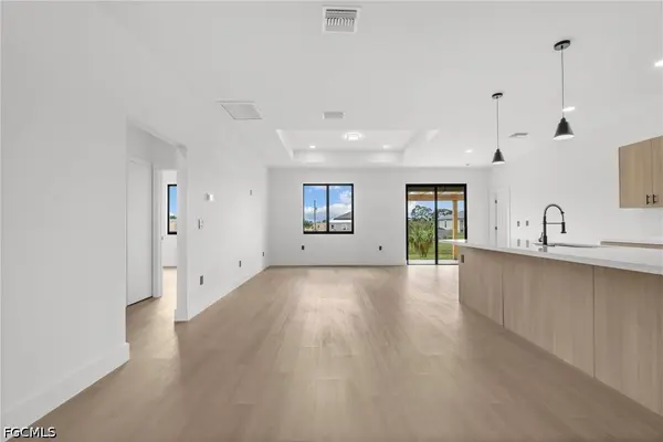 8033 Oakleaf CIR, Labelle, FL 33935