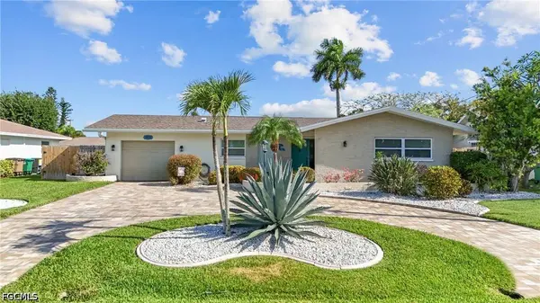 4116 Country Club BLVD, Cape Coral, FL 33904