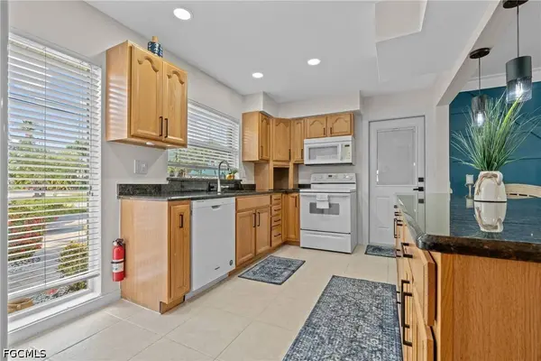 4116 Country Club BLVD, Cape Coral, FL 33904