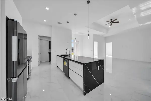 2712 NW 41st AVE, Cape Coral, FL 33993