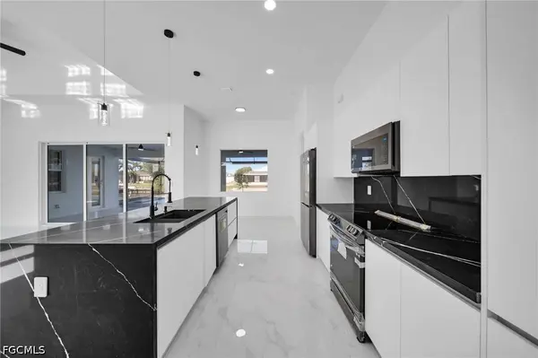 2712 NW 41st AVE, Cape Coral, FL 33993