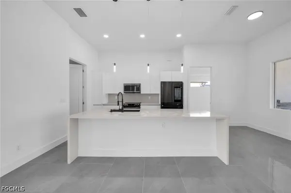 2720 NW 41st AVE, Cape Coral, FL 33993
