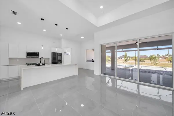 2720 NW 41st AVE, Cape Coral, FL 33993