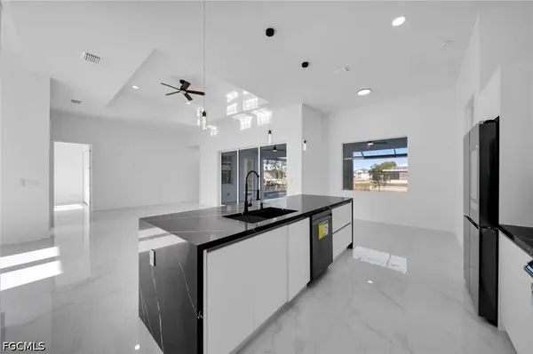 2712 NW 41st AVE, Cape Coral, FL 33993